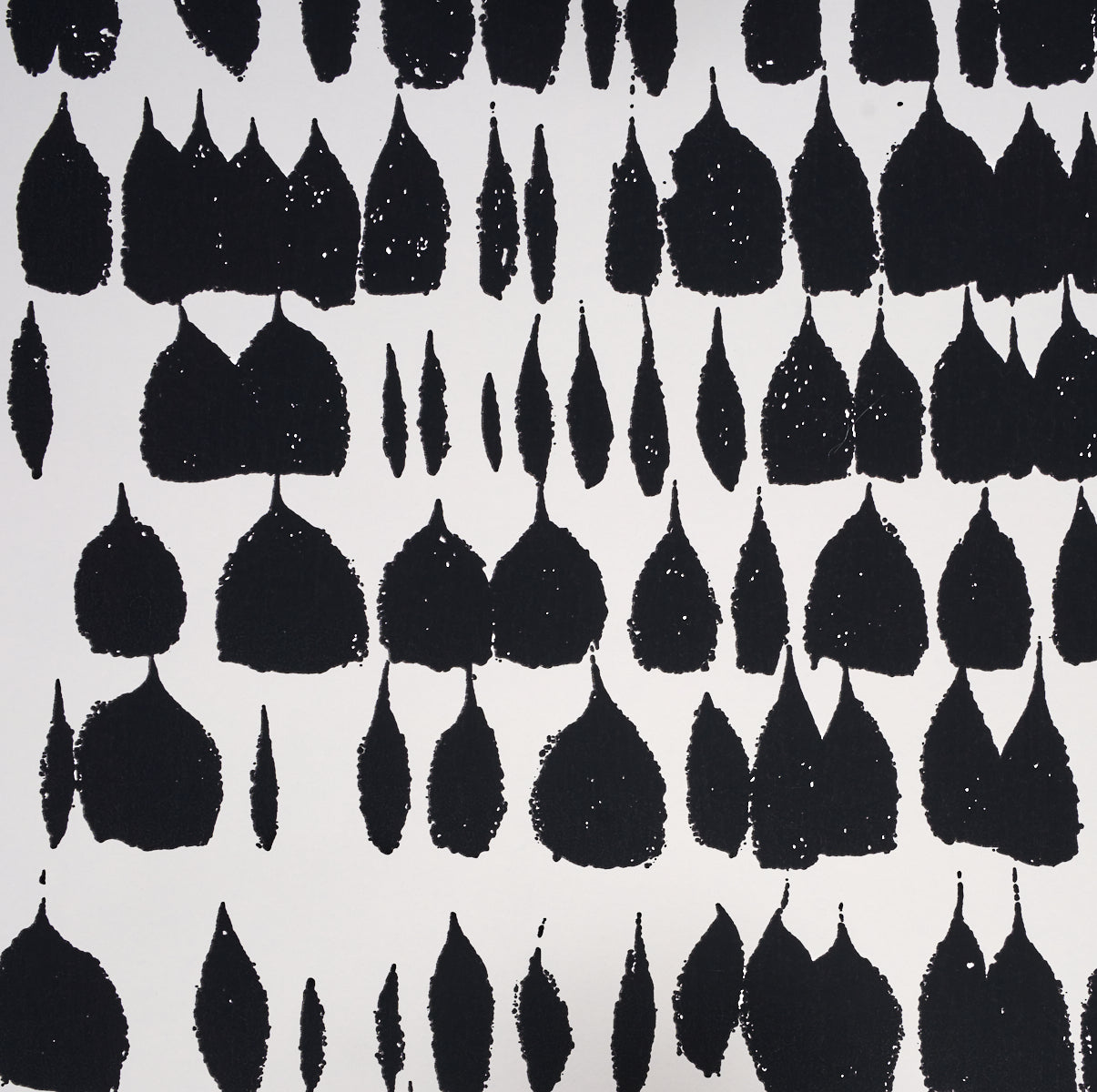 SCHUMACHER WALLCOVERING  EXUBERANT PRINTS QUEEN OF SPAIN   BLACK   - 5005881