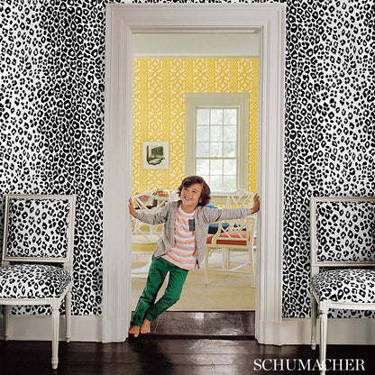 SCHUMACHER WALLCOVERING  EXUBERANT PRINTS ICONIC LEOPARD   INK   - 5007010