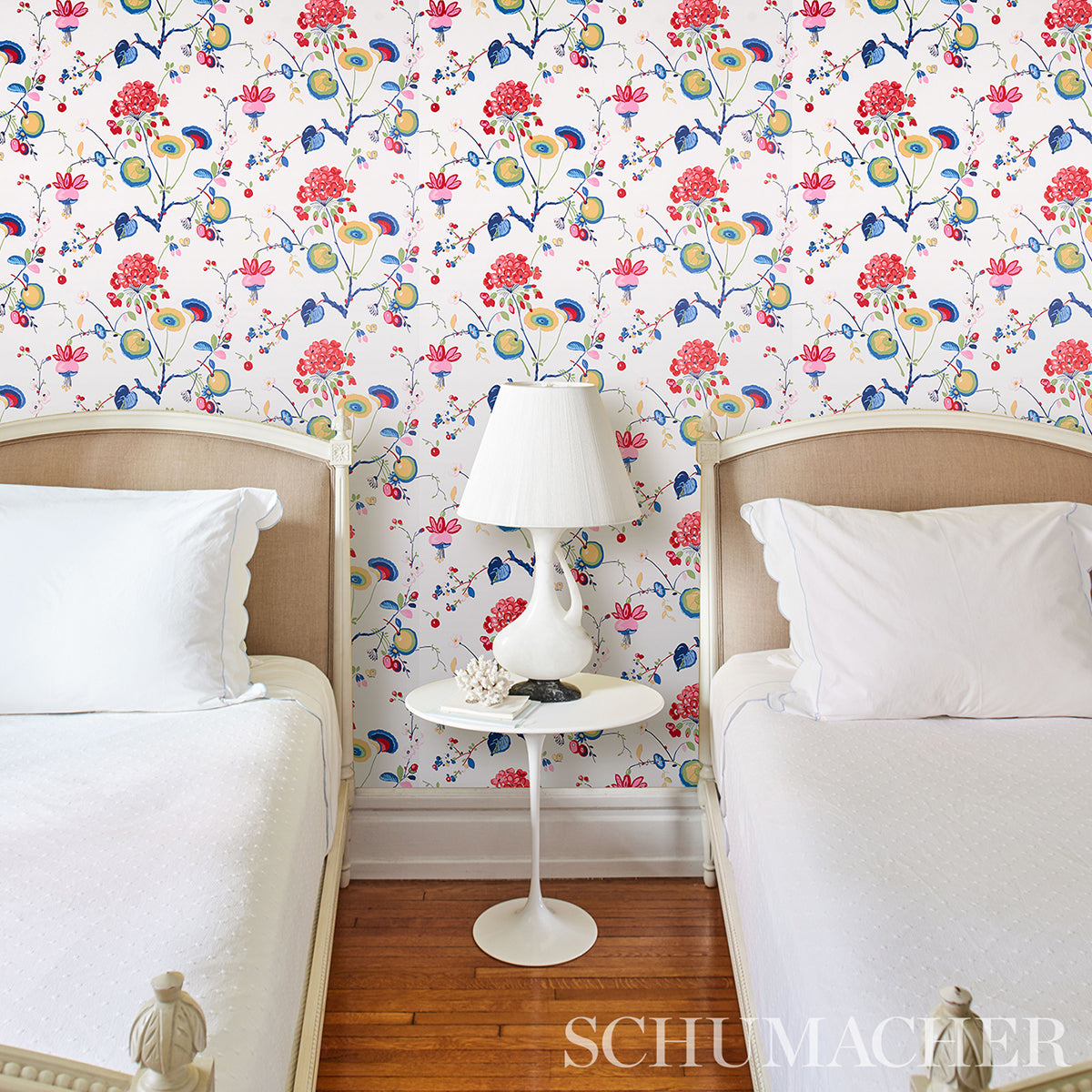 Colorful floral wallpaper pattern.