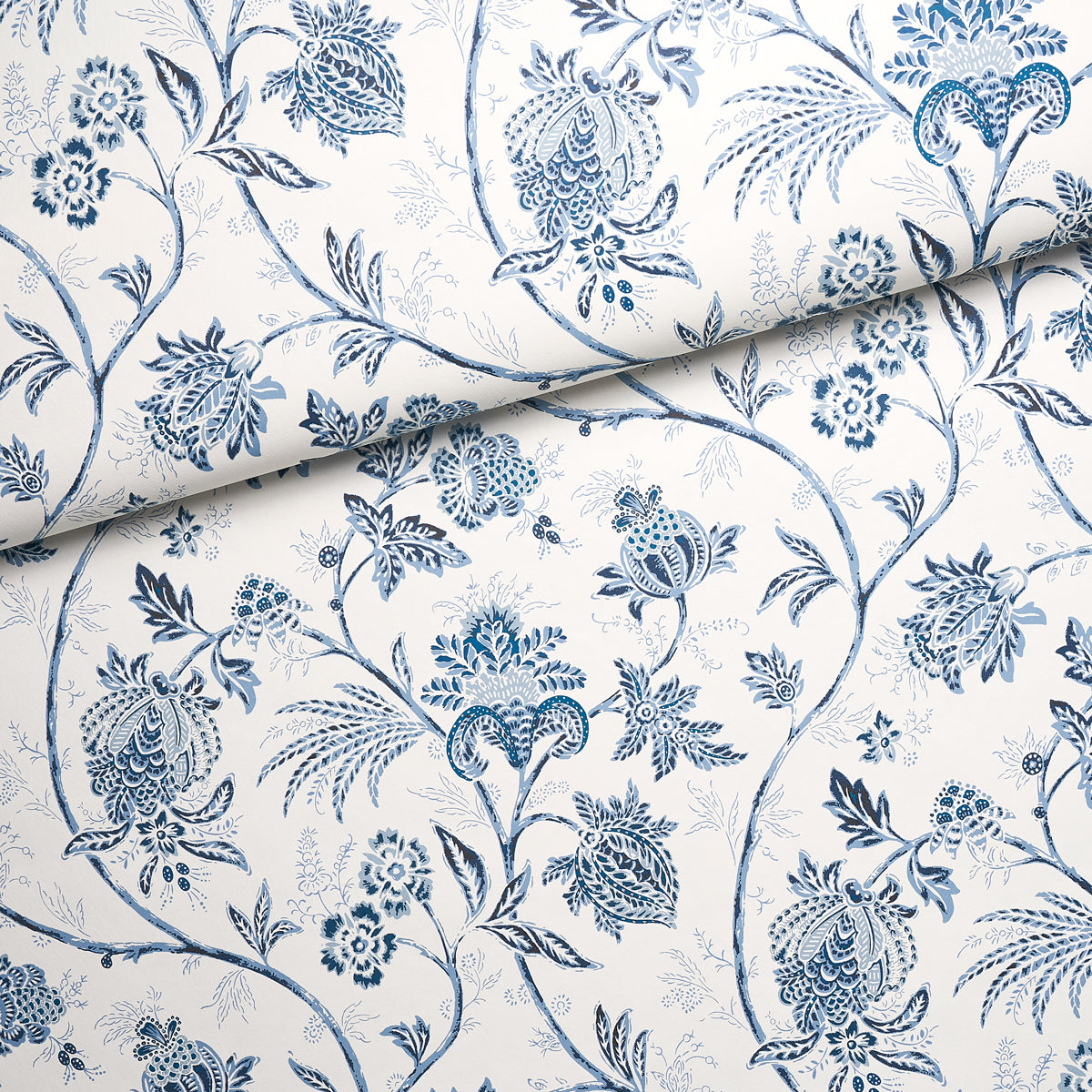 SCHUMACHER WALLCOVERING  MARK D. SIKES CHINOISERIE VINE   COBALT   - 5014350