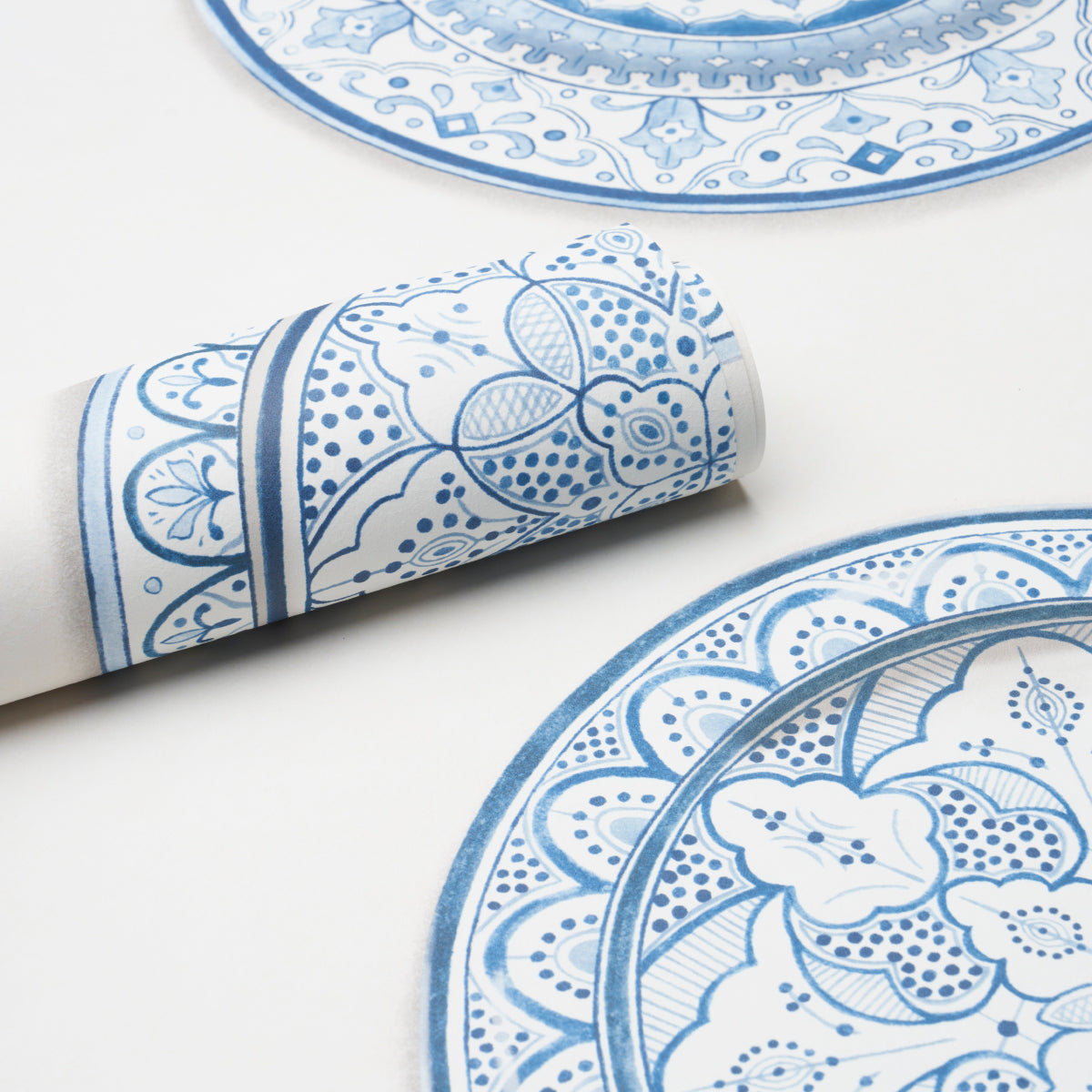 SCHUMACHER  MARK D. SIKES MONTECITO PORCELAIN   INDIGO   - 5015840