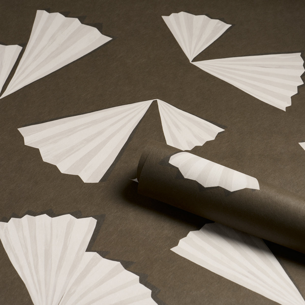 SCHUMACHER  BACKDROP ANTOINETTE   ESPRESSO   - 5017350