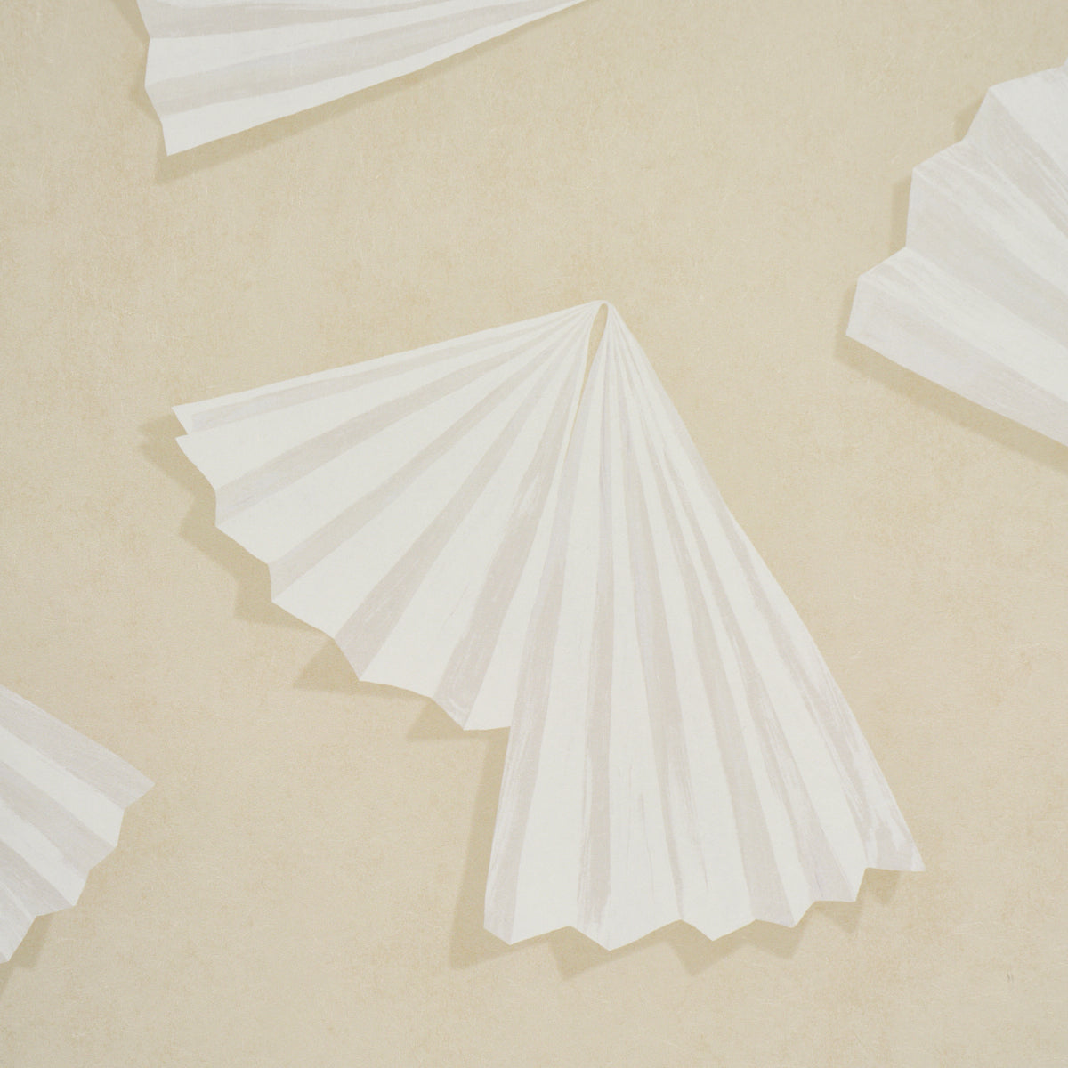 SCHUMACHER  BACKDROP ANTOINETTE   WARM WHITE   - 5017352