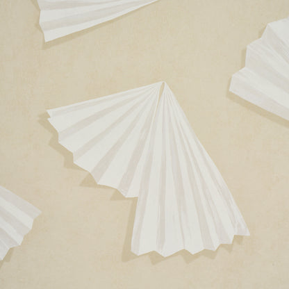 SCHUMACHER  BACKDROP ANTOINETTE   WARM WHITE   - 5017352