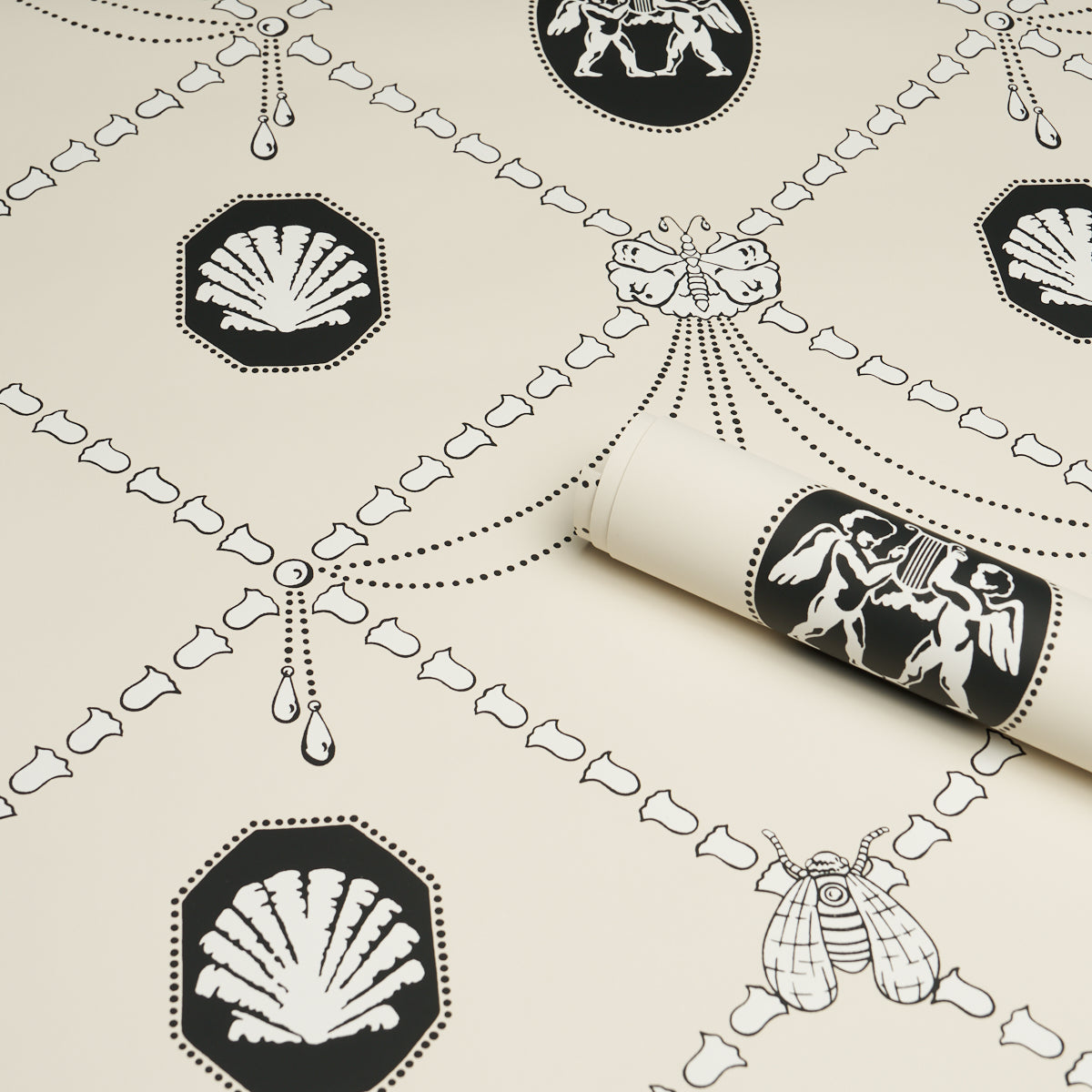 SCHUMACHER  BACKDROP EDITH   Black & Ivory   - 5017840