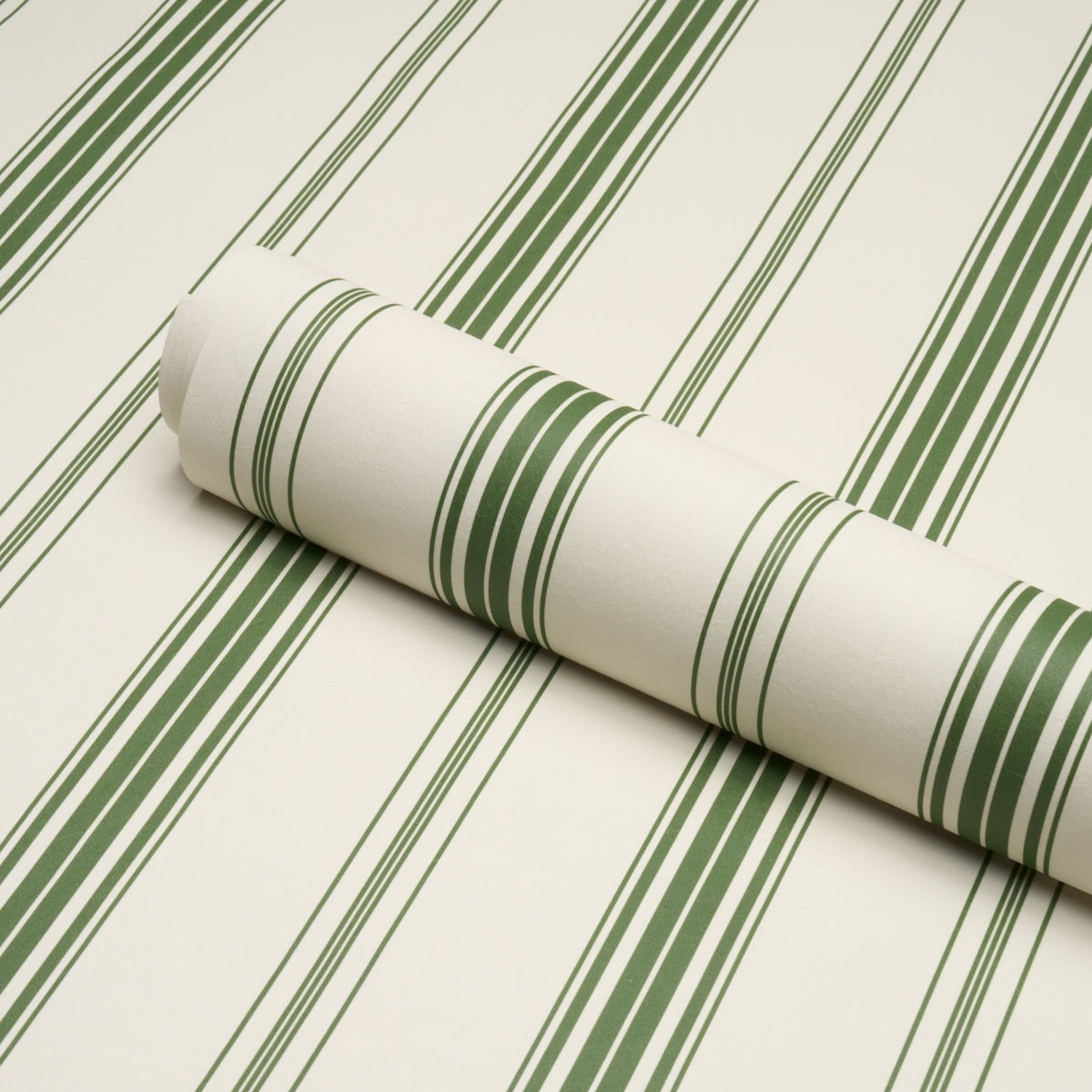 SCHUMACHER  STRIPED WALLCOVERINGS COCO STRIPE   Green   - 5018190