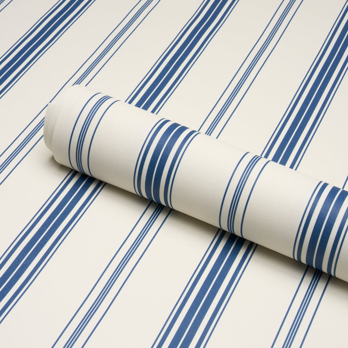 SCHUMACHER  STRIPED WALLCOVERINGS COCO STRIPE   Indigo   - 5018194