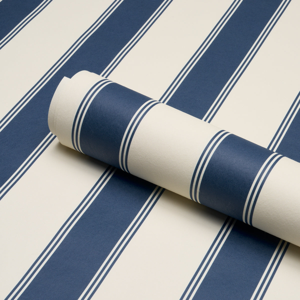 SCHUMACHER  STRIPED WALLCOVERINGS RAFE STRIPE   Indigo   - 5018215
