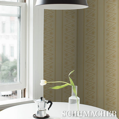 SCHUMACHER  BACKDROP THE PEARLIES   Soft Gold   - 5018371
