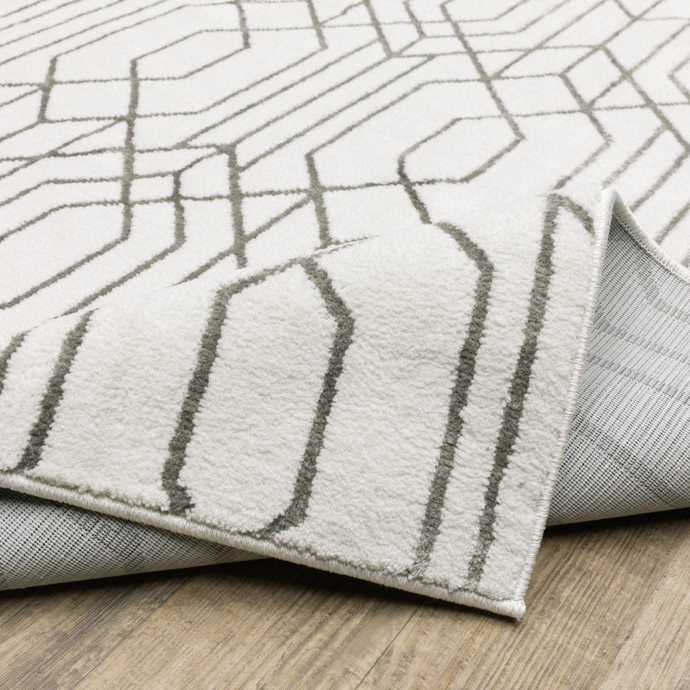 5' X 8' White And Grey Geometric Power Loom Stain Resistant Area Rug
