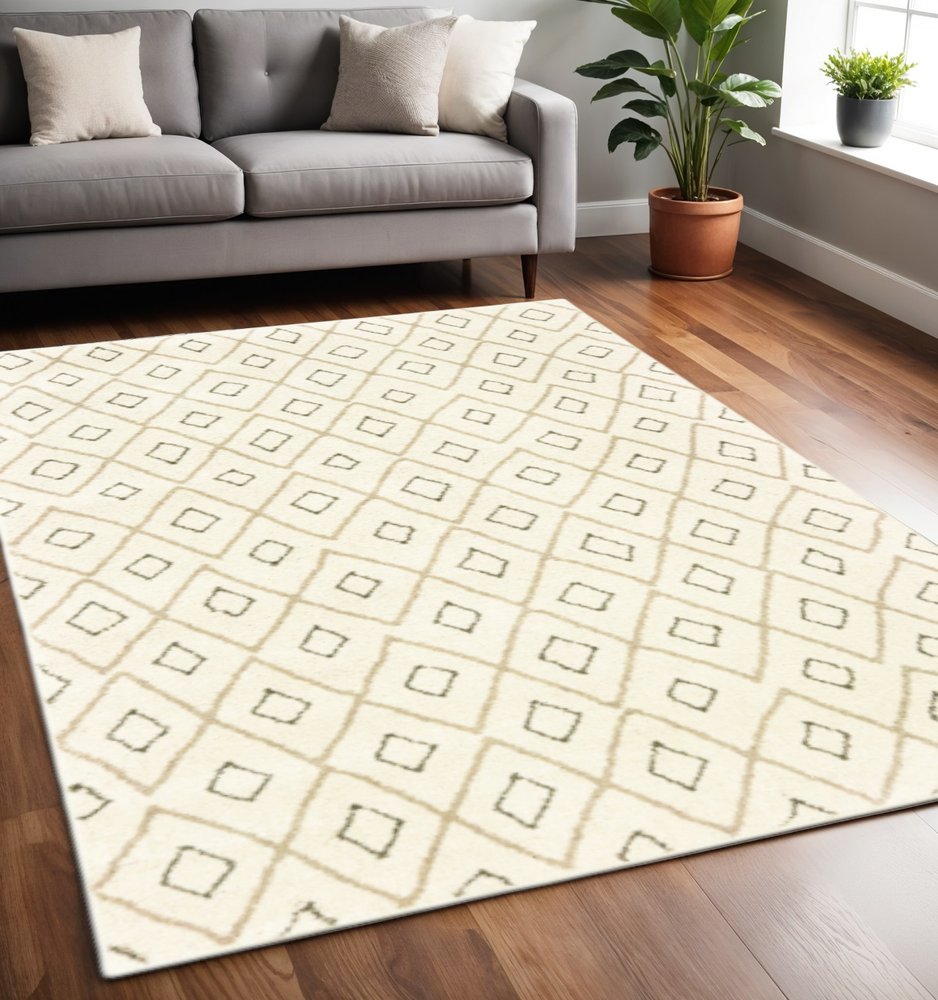 5' X 7' Sand Ash Grey And Ivory Geometric Power Loom Stain Resistant Area Rug