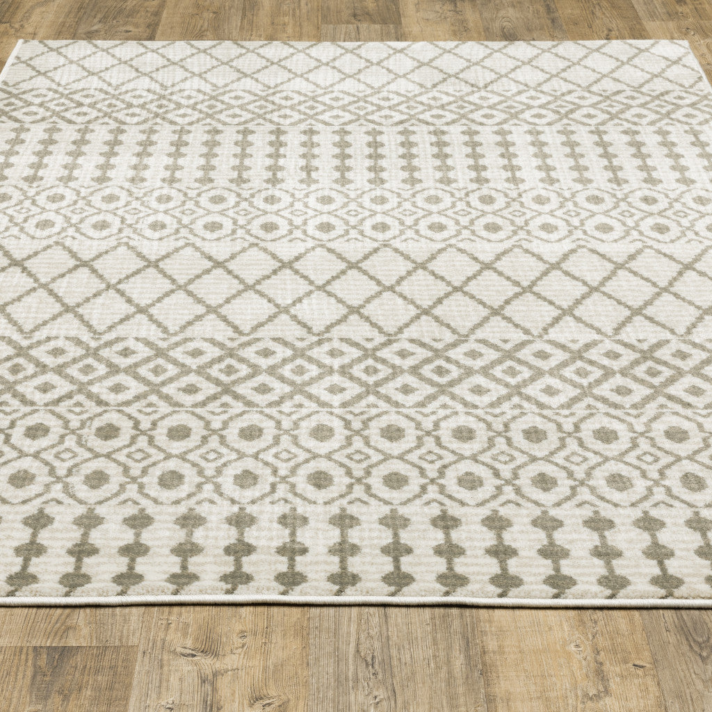 4' X 6' Ivory And Grey Geometric Power Loom Stain Resistant Area Rug