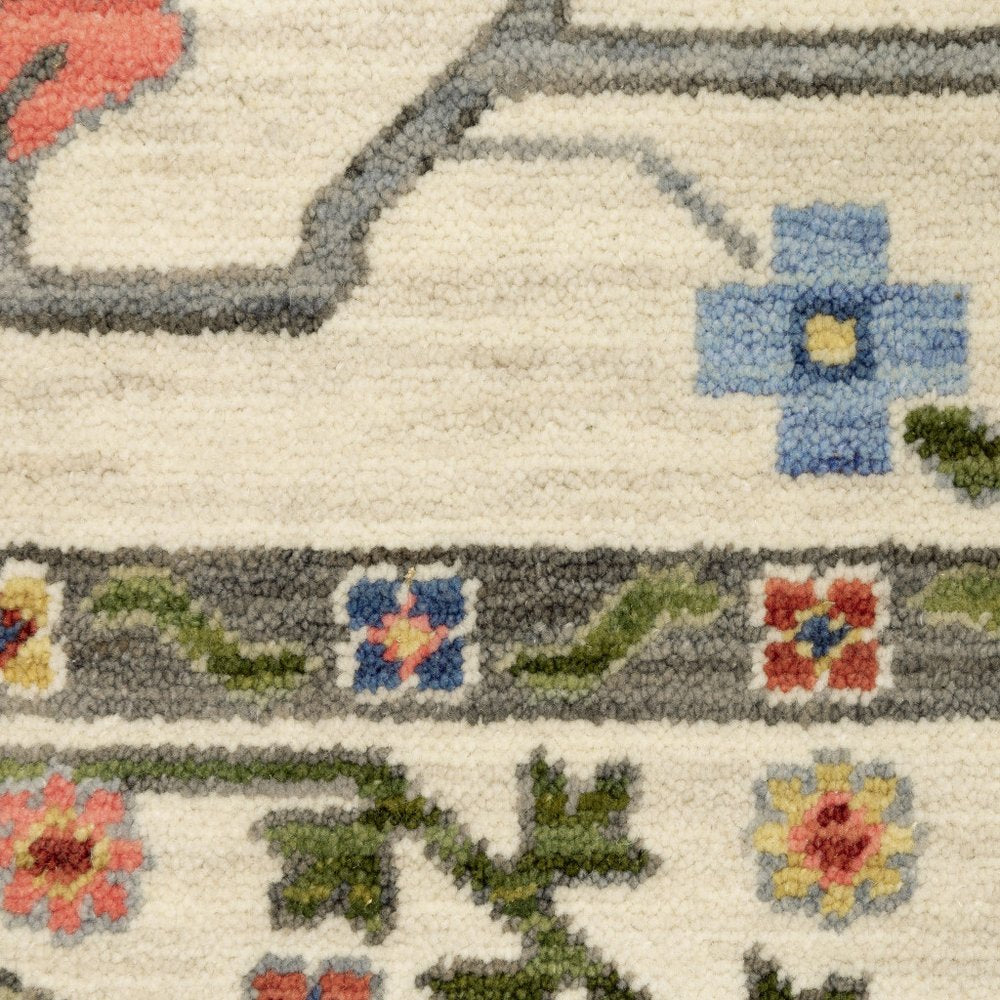 2' X 3' Ivory Green And Red Oriental Area Rug With Fringe