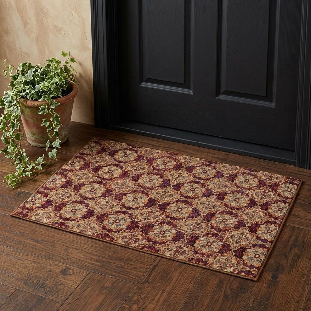 2' X 3' Red And Gold Oriental Area Rug