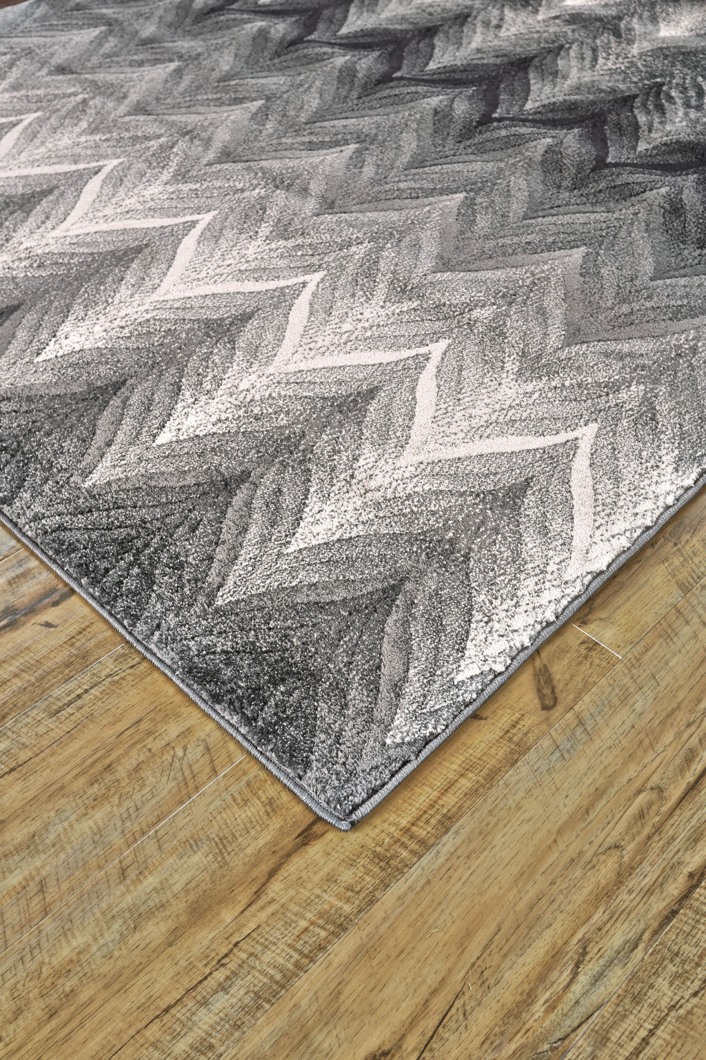 5' X 8' Gray And White Geometric Area Rug