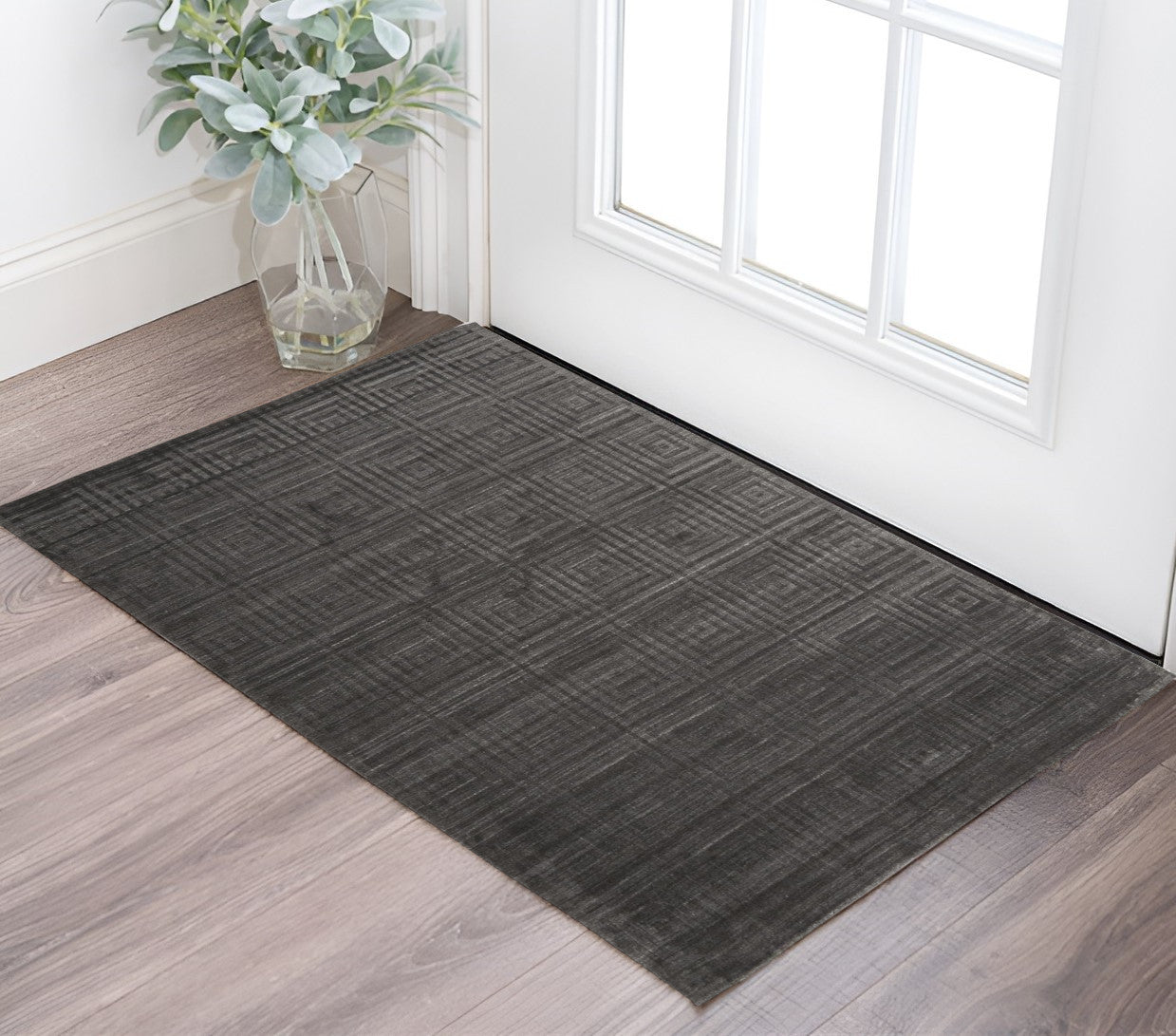 5' X 8' Gray Geometric Hand Woven Area Rug