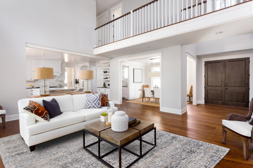 5' X 8' Gray and Ivory Abstract Hand Woven Area Rug