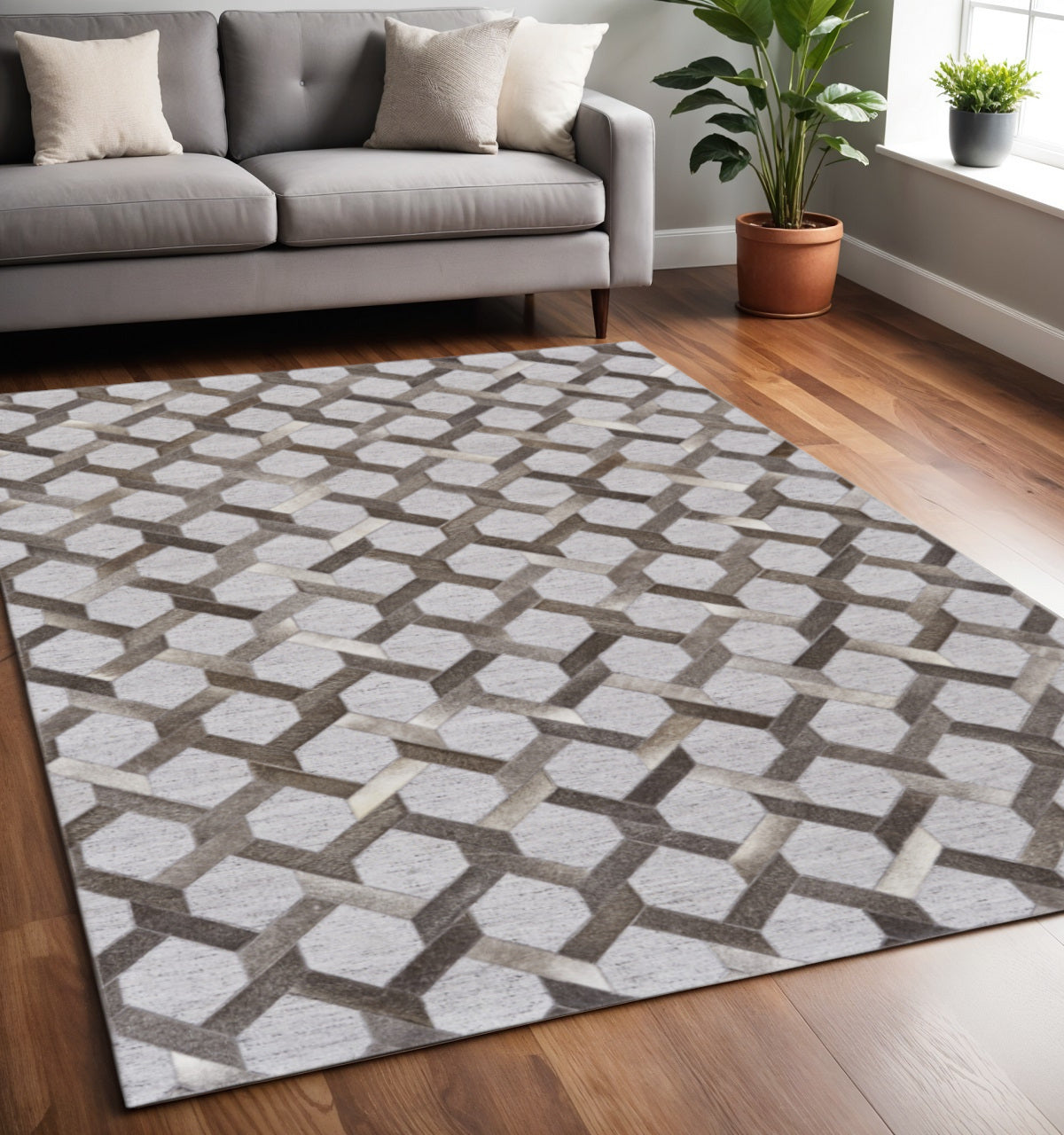 5' X 8' Gray Geometric Hand Woven Area Rug