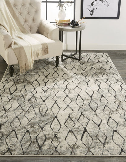 4' X 6' Gray And Ivory Geometric Area Rug