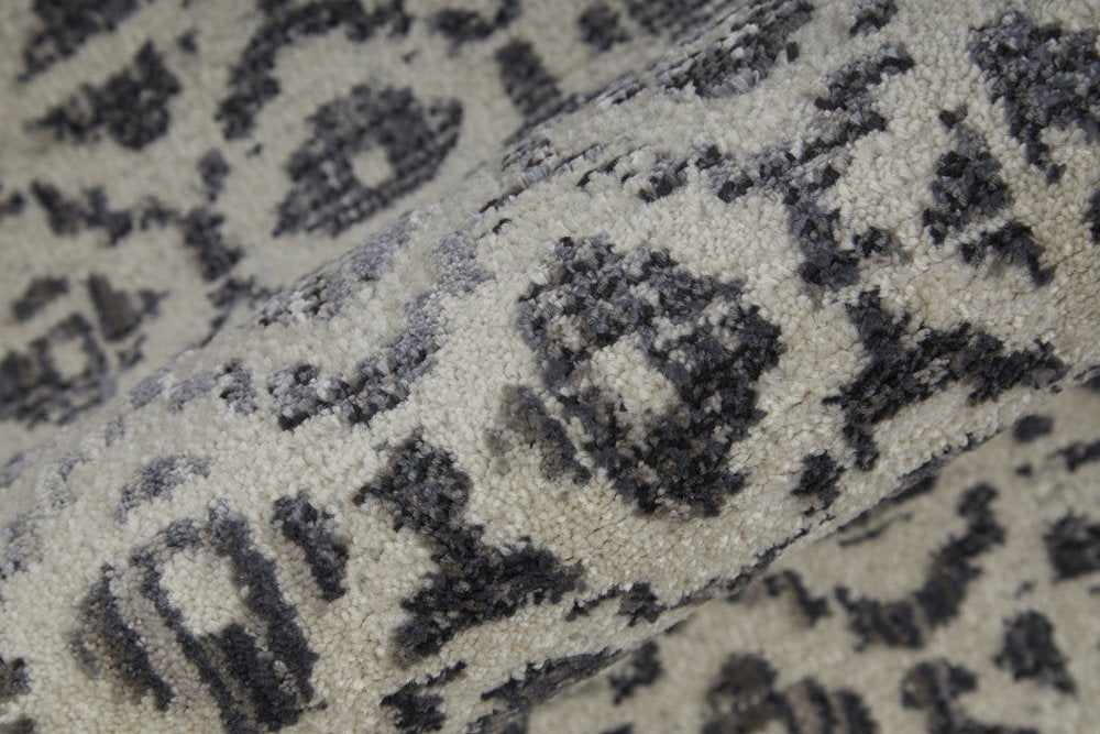 7' X 10' Gray and Ivory Abstract Area Rug
