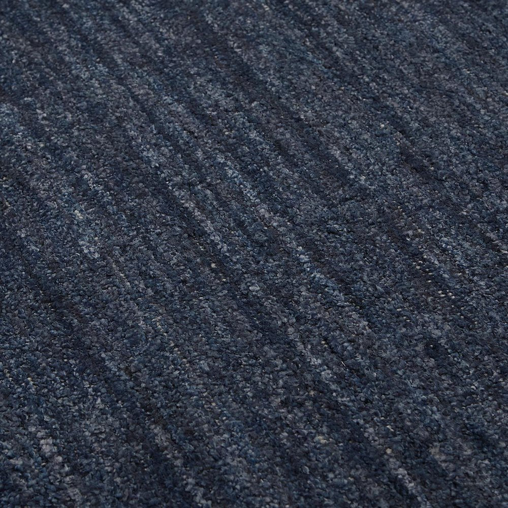 5' X 8' Pink and Ivory Hand Woven Area Rug