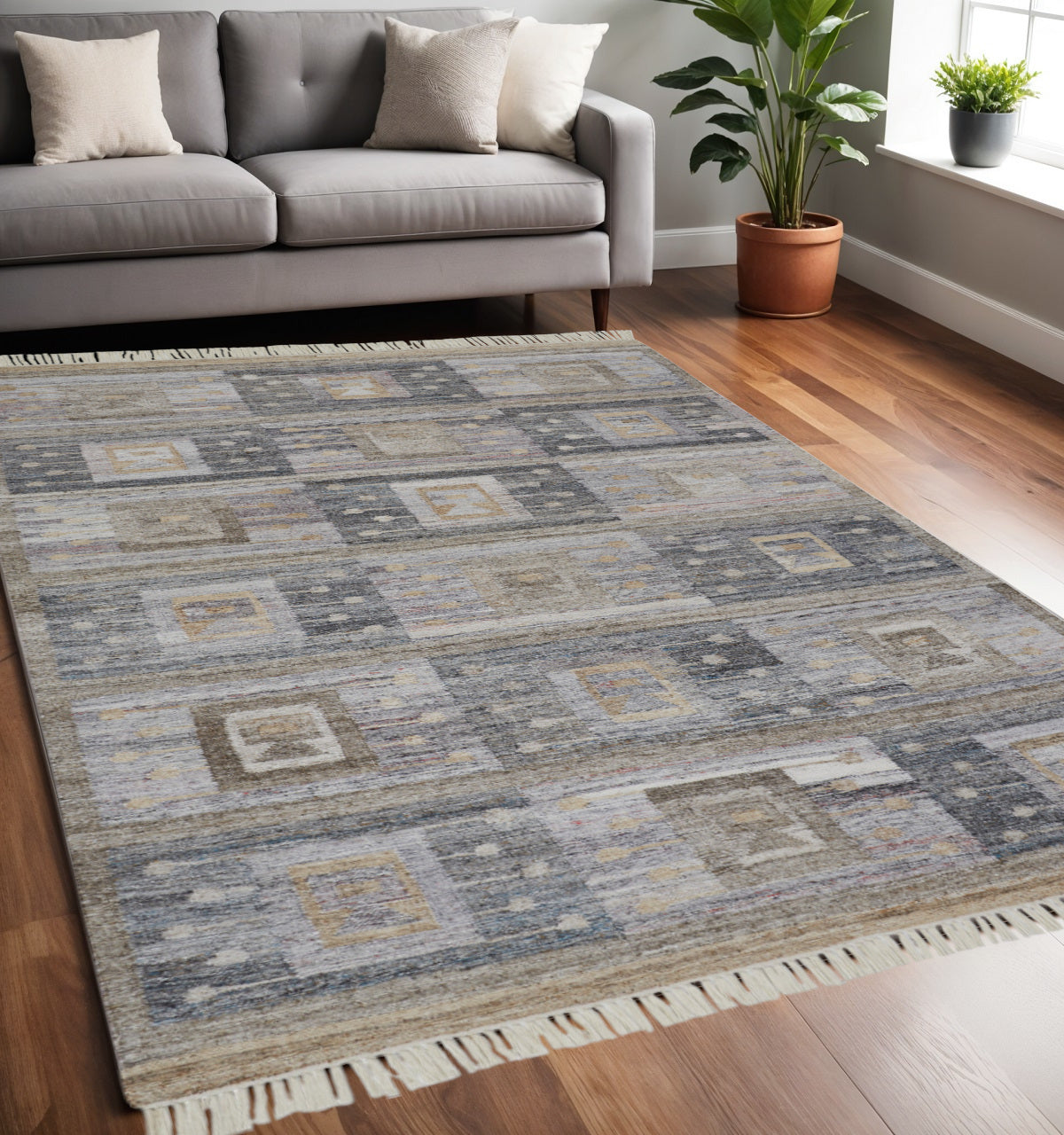 5' X 8' Gray Geometric Hand Woven Area Rug With Fringe