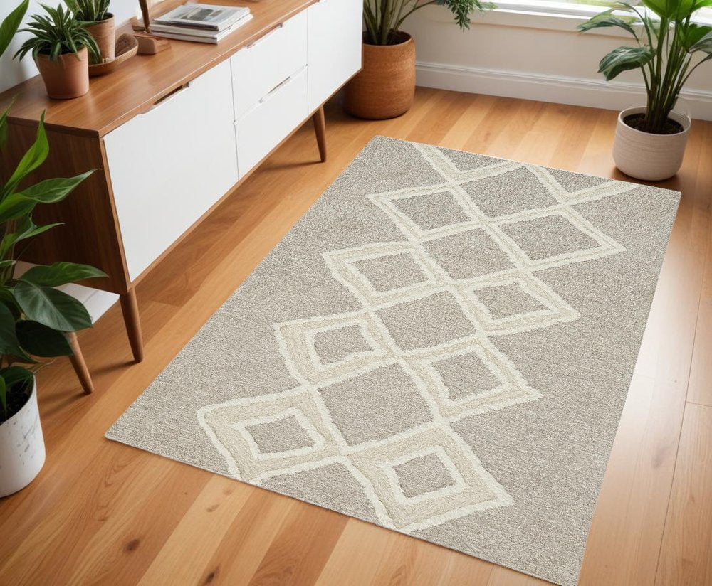 4' X 6' Gray And Ivory Wool Geometric Tufted Handmade Stain Resistant Area Rug