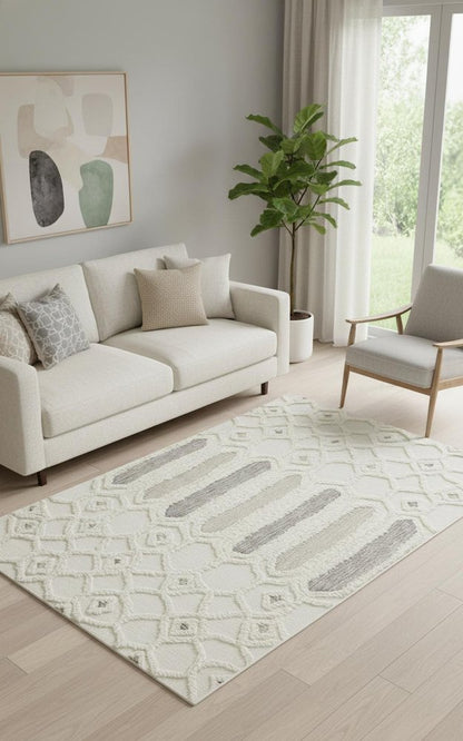 8' X 10' Gray and Ivory Wool Geometric Hand Tufted Area Rug