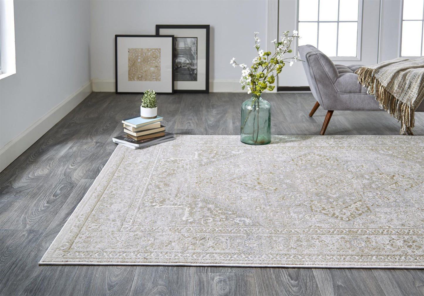 4' X 6' Ivory And Gold Floral Area Rug