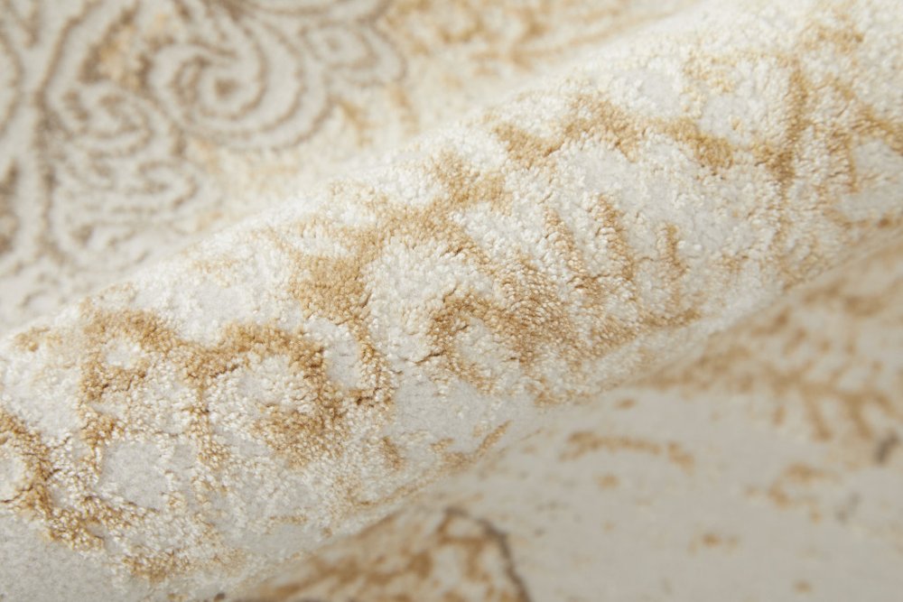 4' X 6' Tan And Gray Medallion Area Rug