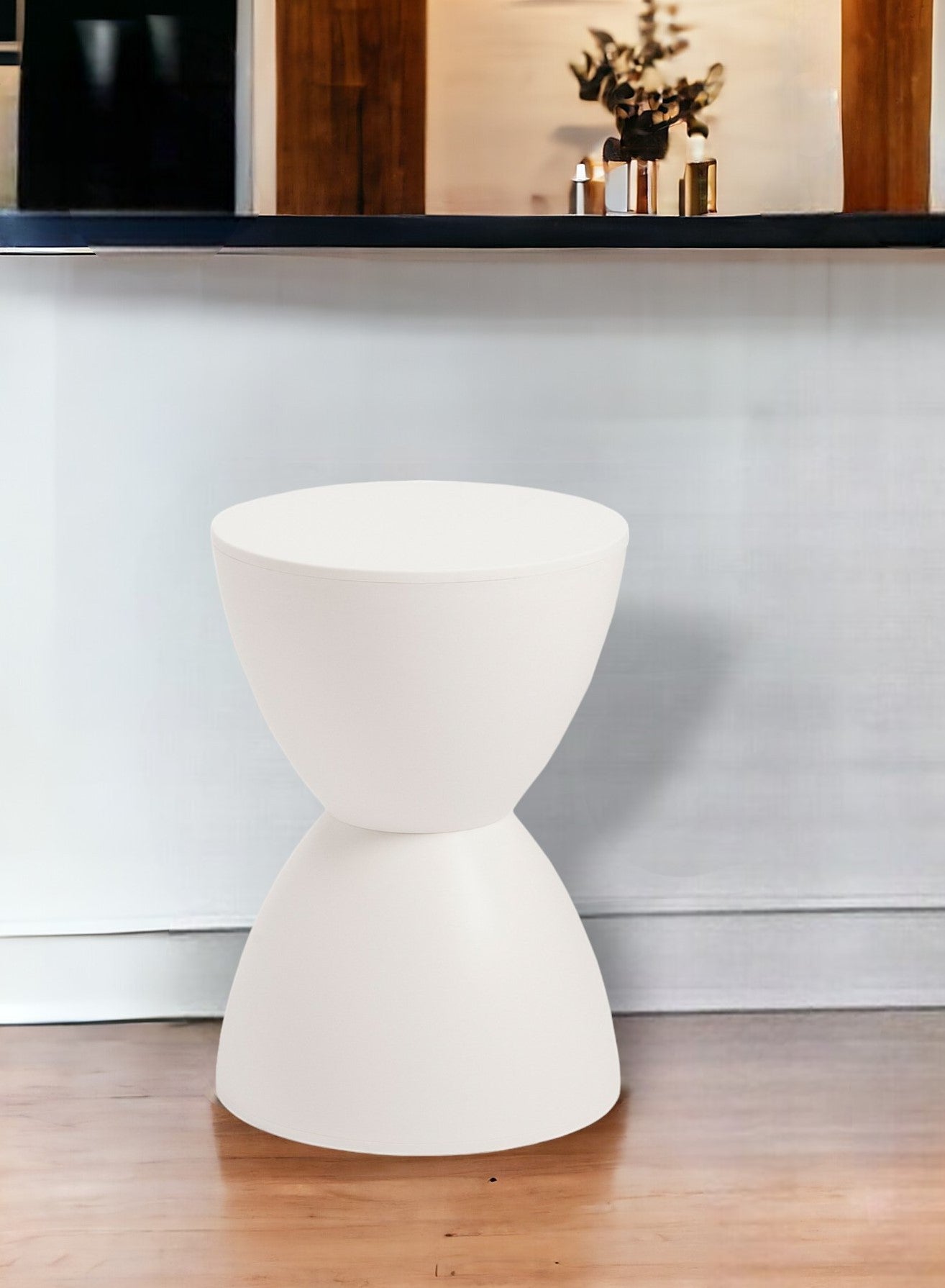 17" White Heavy Duty Plastic Round Pedestal End Table