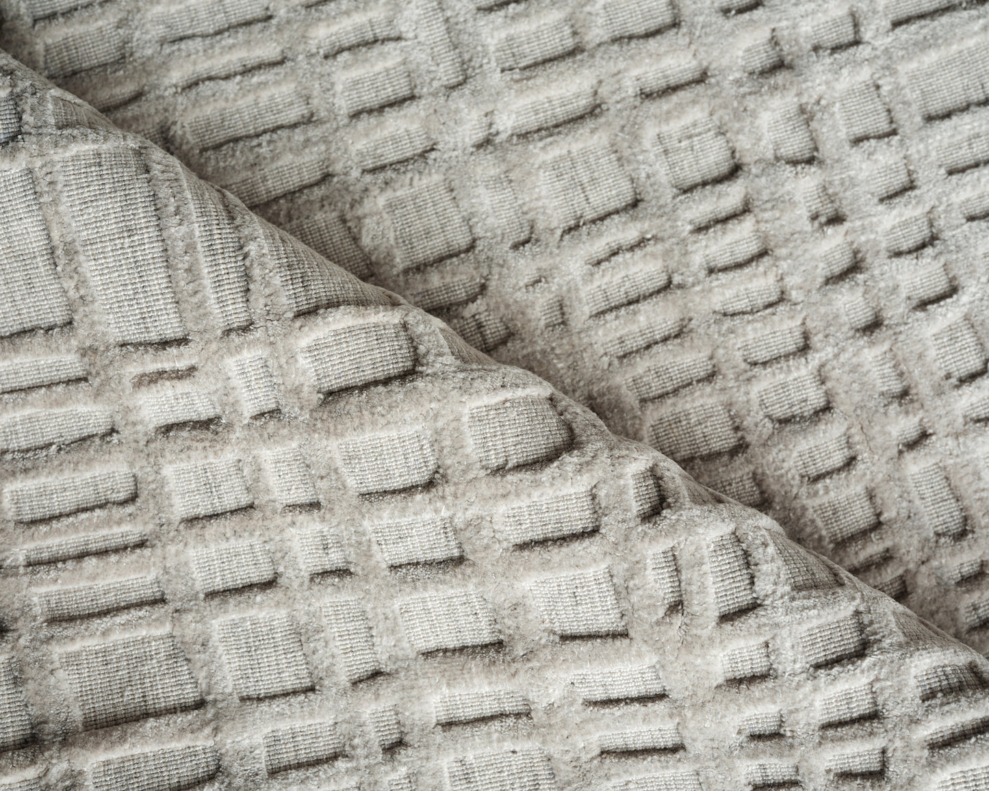 EXQUISITE RUGS OUTLET  Crescendo Indoor Hand Loomed    - 5325-2'X3'