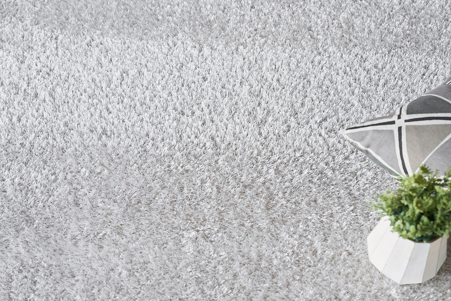 EXQUISITE RUGS OUTLET  Luxe Shag Indoor Power Loomed    - 5495-4'X6'