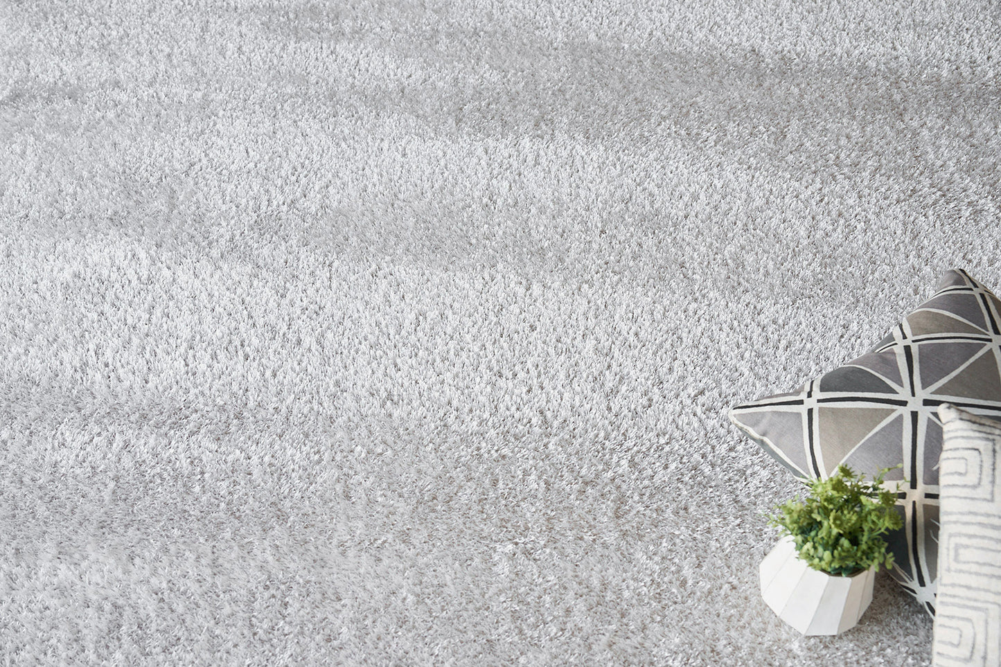 EXQUISITE RUGS OUTLET  Luxe Shag Indoor Power Loomed    - 5495-4'X6'