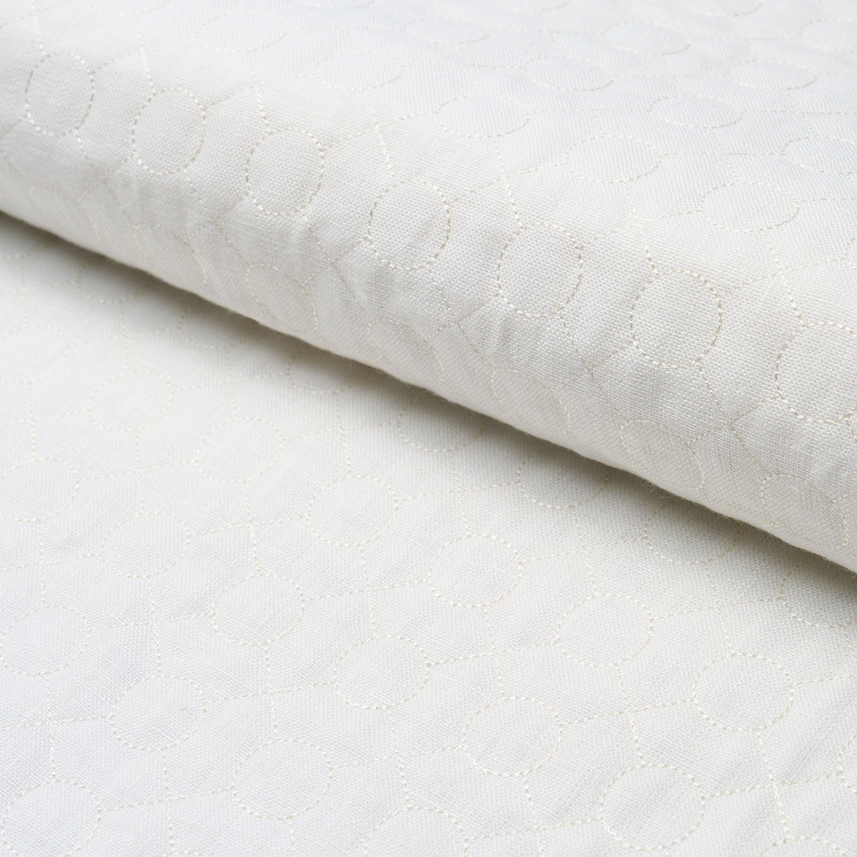 SCHUMACHER  AU NATUREL ARLES EMBROIDERY EMBROIDERIES,MATELASSELASSE OYSTER   - 65001