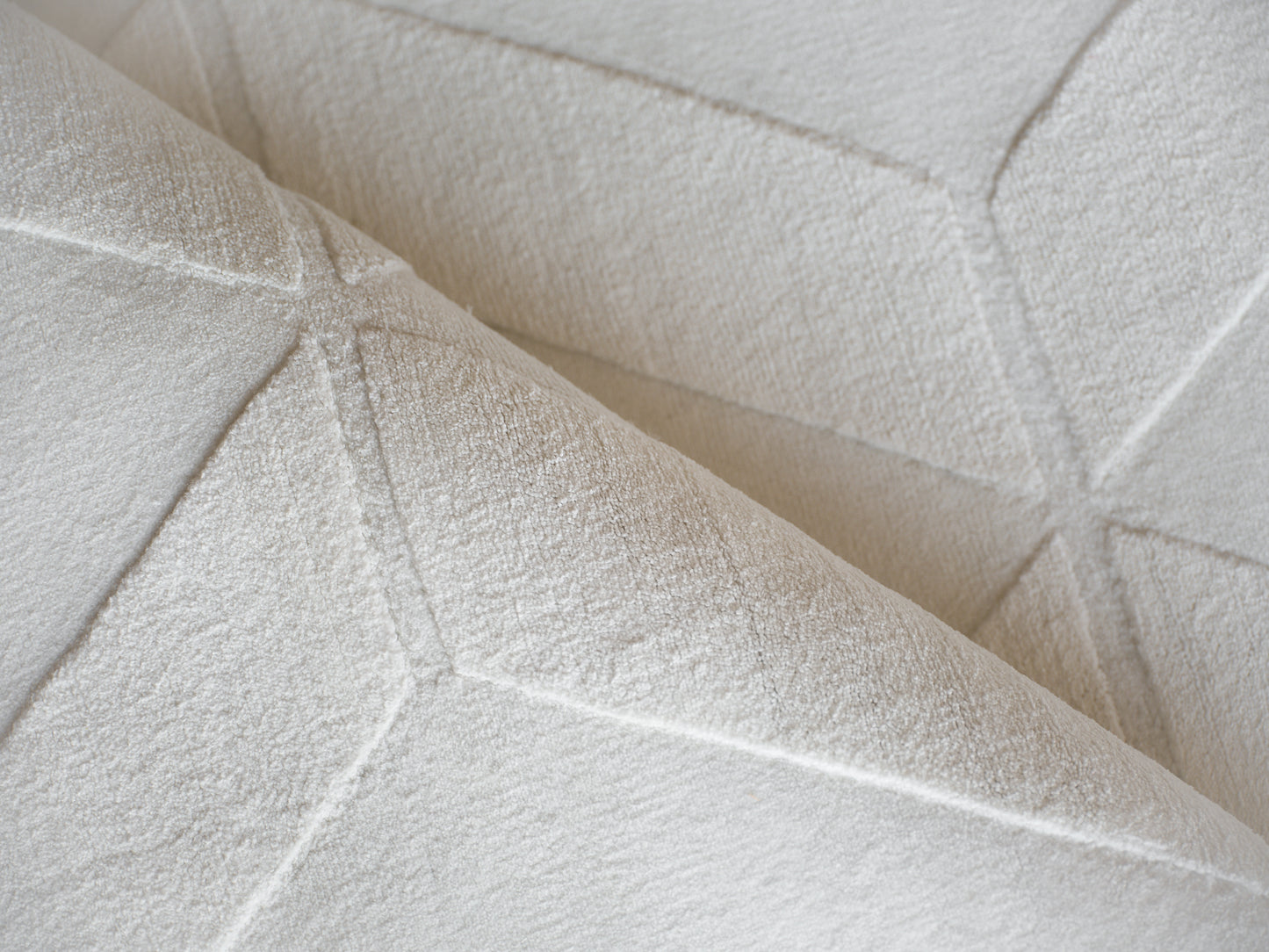 EXQUISITE RUGS   Brunello Modern Indoor Hand Loomed    - 6735-4'X6'