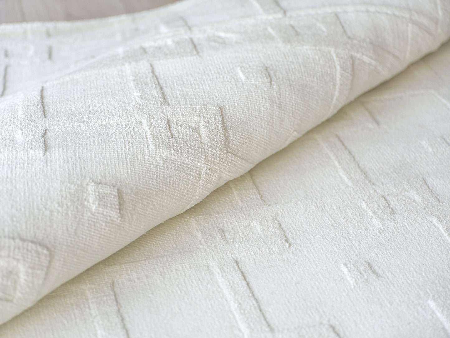 EXQUISITE RUGS   Camora Modern Indoor Hand Loomed    - 6752-2'X3'