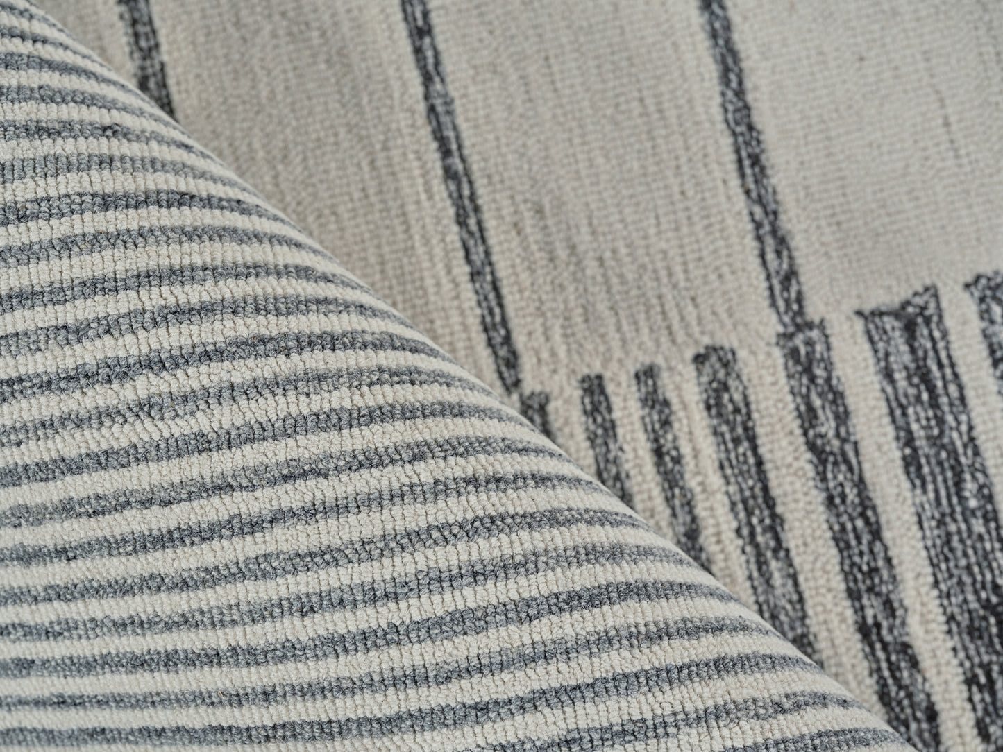 EXQUISITE RUGS   Castine Indoor Hand Tufted    - 6874-4'X6'