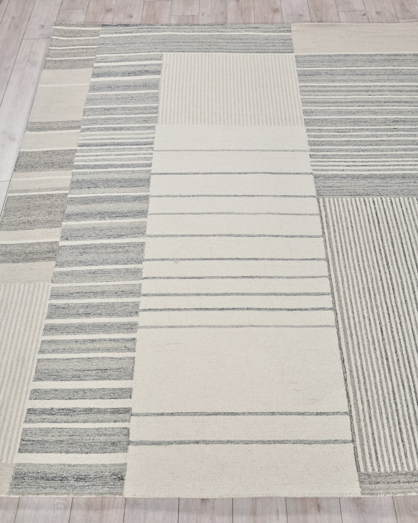 EXQUISITE RUGS   Castine Indoor Hand Tufted    - 6875-4'X6'