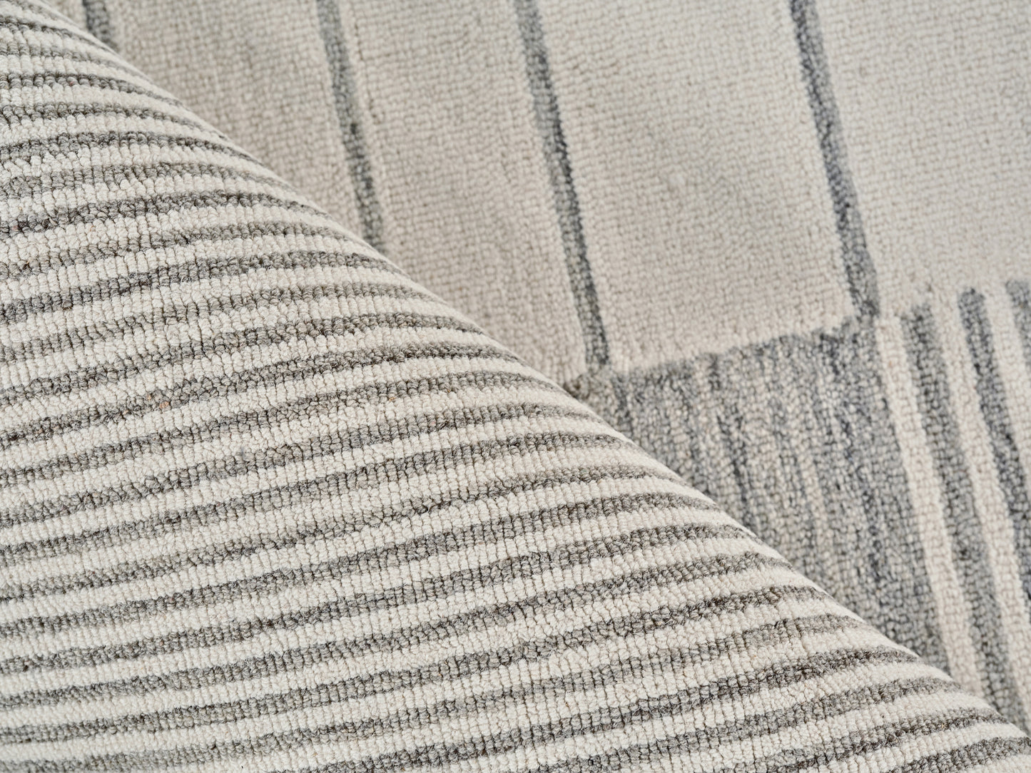 EXQUISITE RUGS   Castine Indoor Hand Tufted    - 6875-4'X6'