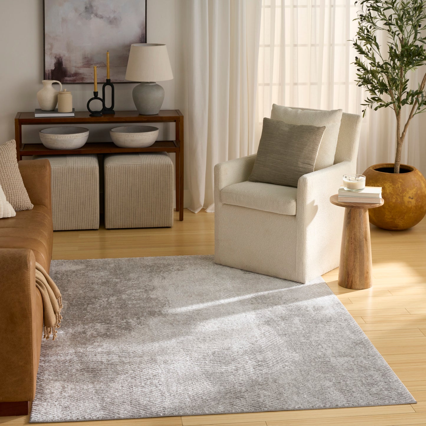 Cream vintage rug, 4' x 6', shown in a living room setting.