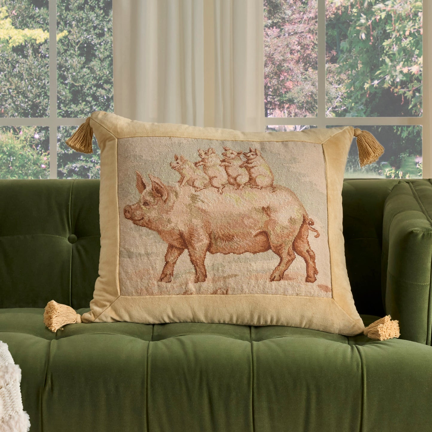 NOURISON HOME   20" x 24" Mina Victory Vintage Beige    - 798019092108