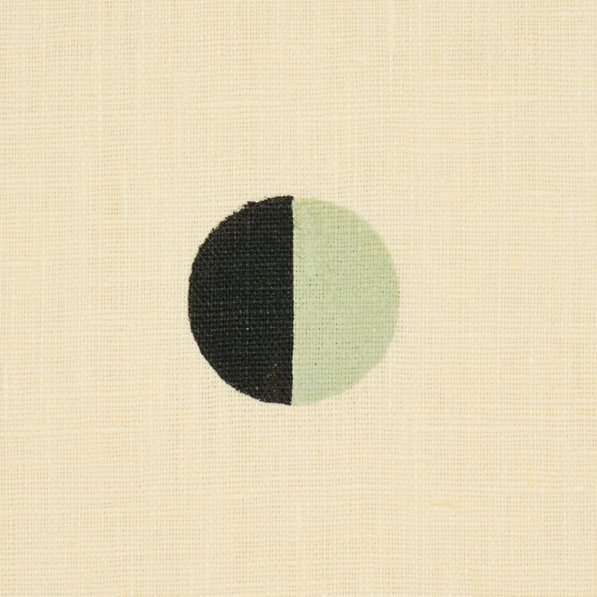 Beige linen with Joshua Tree print motif.