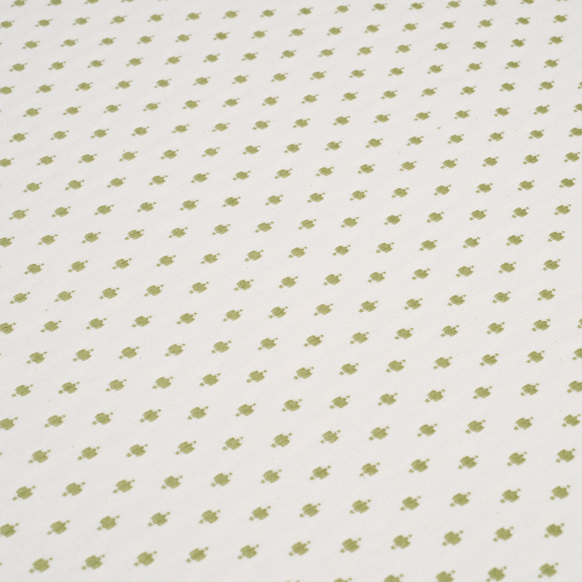 SCHUMACHER  NEW TRADITIONAL BARLOW WOVEN WOVEN LEAF   - 75539