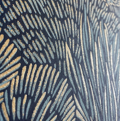 Veer Decor Samba Botanica Blue & Gold Wallpaper – large scale tropical palm and botanical foliage pattern in vibrant blue with metallic gold highlights, non-woven high-end wallcovering, ideal for accent walls in contemporary, transitional or luxury interiors.