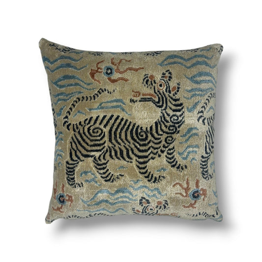 20" Graphite Linen Blend Pillow Cover in Clarence House Tibet Small Scale – Graphite Fabric