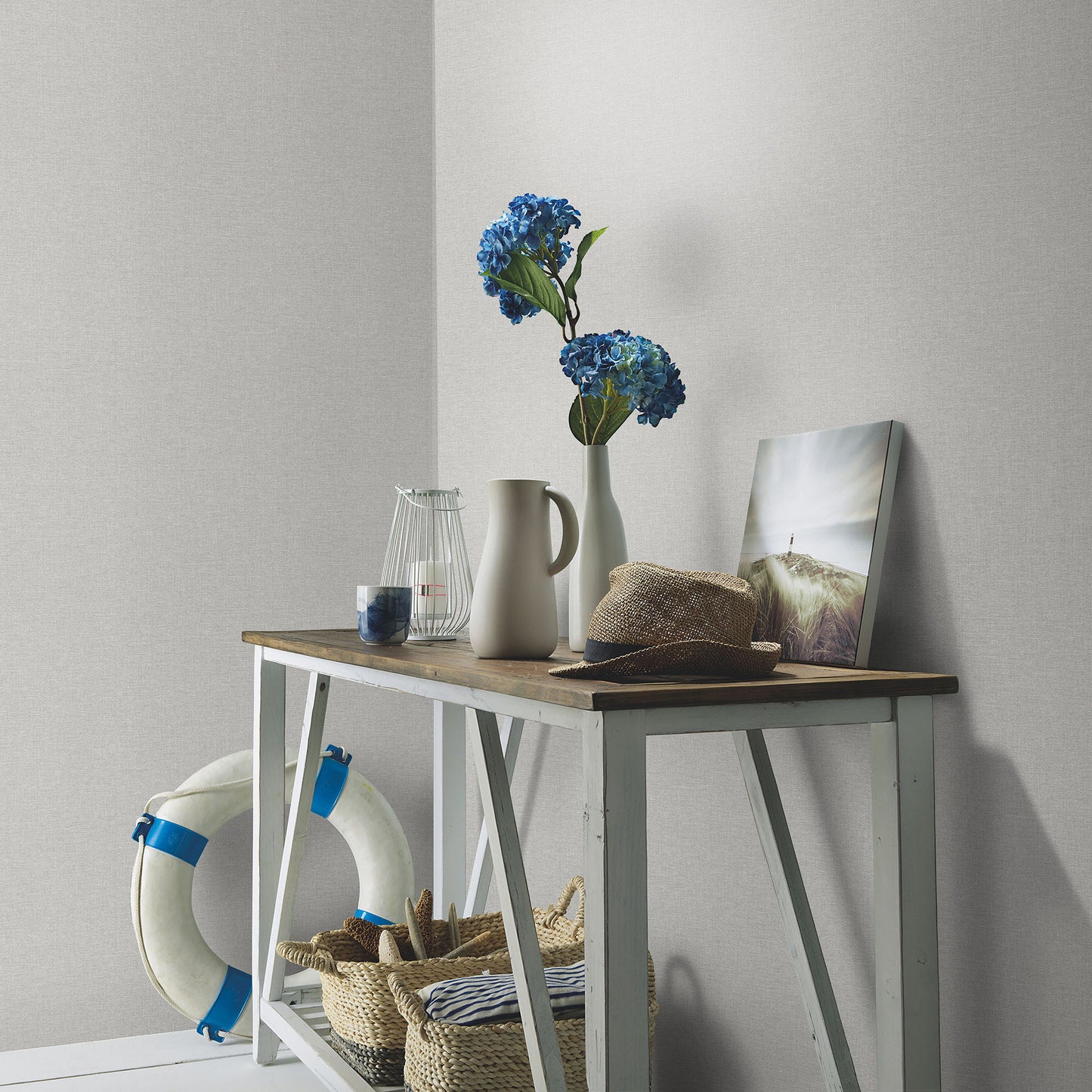 Light gray linen-style wallpaper with a traditional pattern, 8415-VRSG-AE12