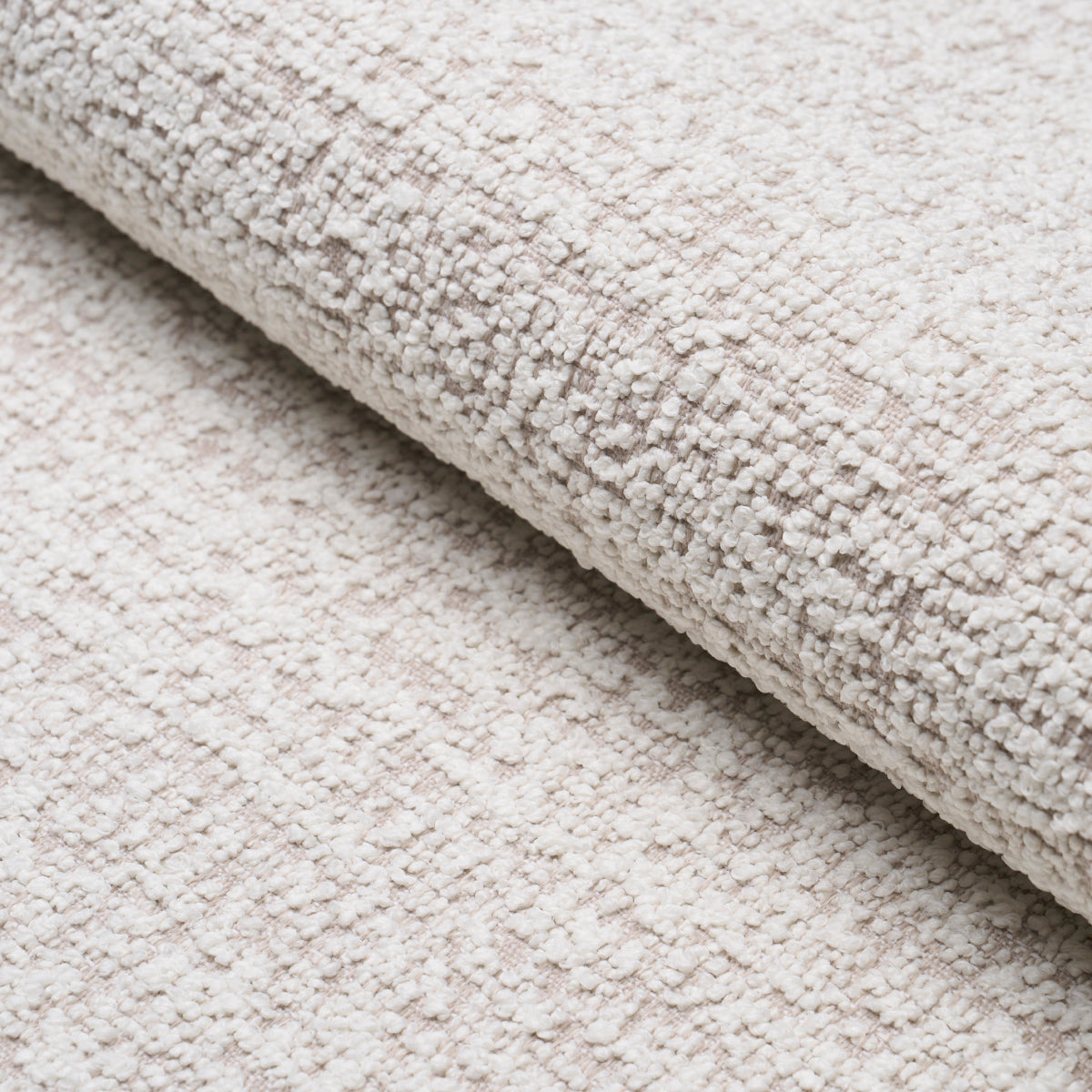SCHUMACHER  PERFECT BASICS: INDOOR/OUTDOOR ZUZU INDOOR/OUTDOOR WOVEN WOVEN WHITE ON NATURAL   - 84200