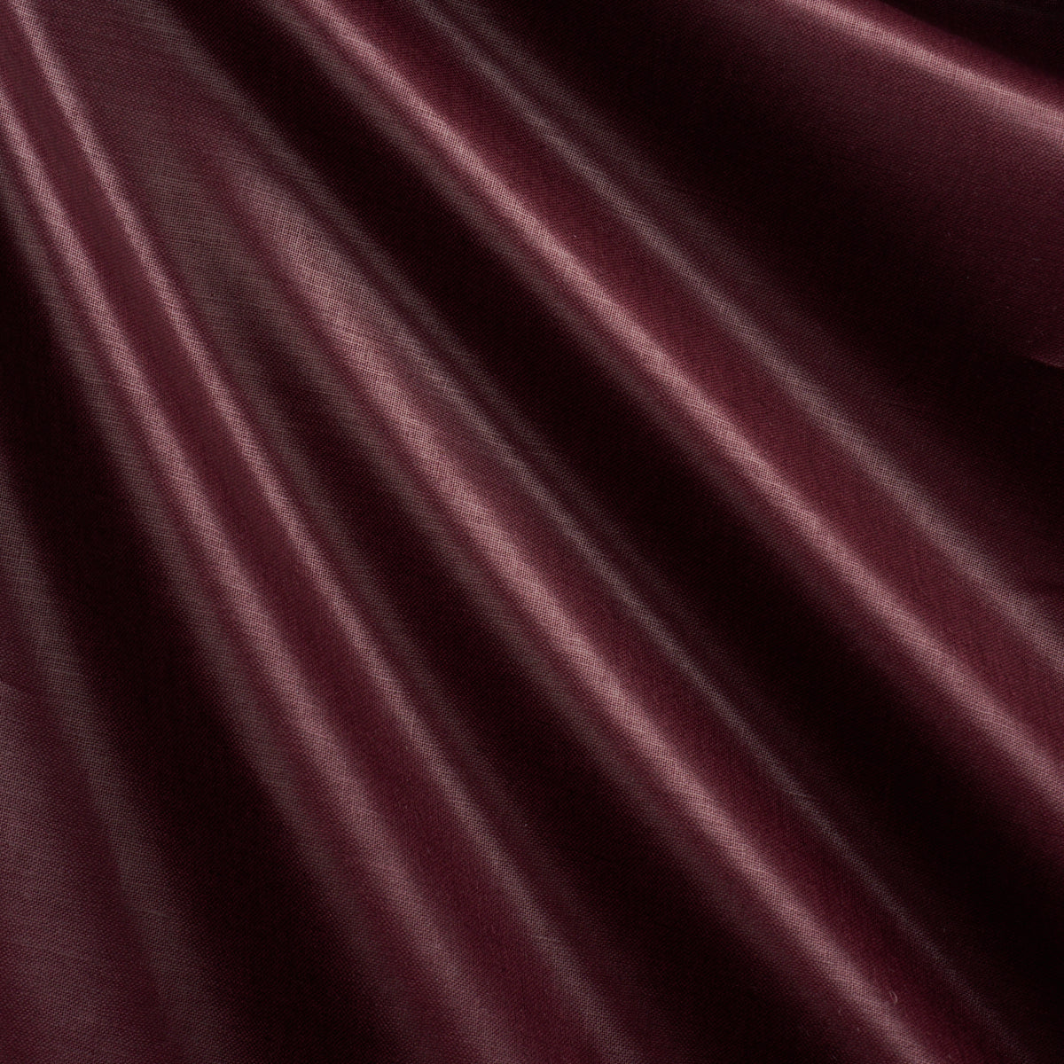 SCHUMACHER  PATTERSON FLYNN PATENT LINEN   Plum   - 85272