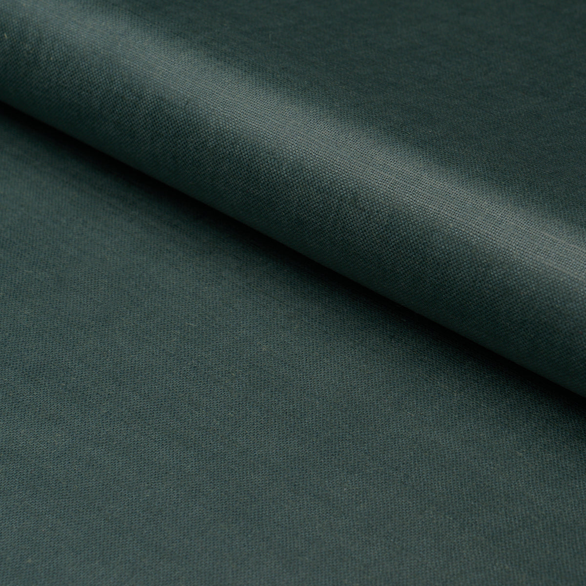 SCHUMACHER  PATTERSON FLYNN PATENT LINEN SOLID SOLID PEACOCK   - 85273